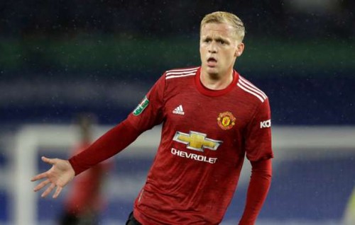 League Cup: United Quarter ah, Mata ge thaureef van de Beek ah