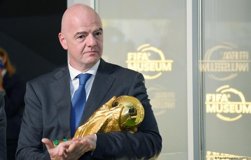 FIFA ge raees kamah Infantino aa vaadhakuraane ithuru candidate aku neiy