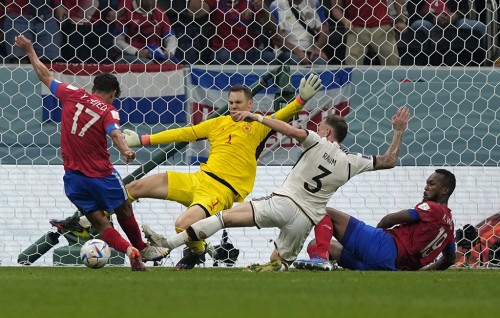 Germany ge football gai ladhuvethi reyeh, jehijehigen 2 World Cup ge group stage in kataifi