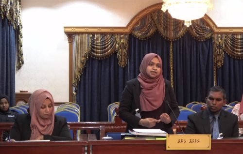 Komme nafsaanee massala akah dhifaau libeykah nujehey: Dhaulaiy
