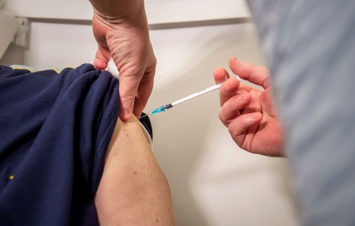 UK in 3.5 Million meehunnah vaccine dheefi