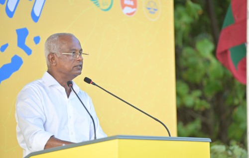 Rahdhu nudhee visnee tharagee genesdheyn, dhen fenigen dhaanee mulhin ehen boduthiladhunmahcheh: Raees