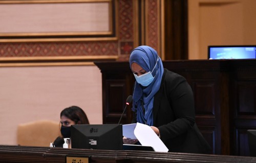 Hekibas negumugai amalu kuraa gothun adul insaafah huras elhey kamah bune Majileehuge samaalu kamah