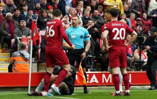 Linesman, Robertson ge moonumatheegai ulhanboshin jehi kamah bunaa massalaeh balanee