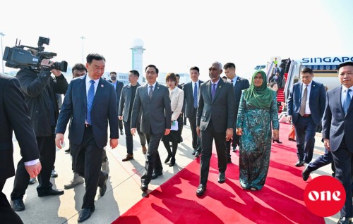 Photo: Raees ah China in raiy dhoolaige maruhabaa eh