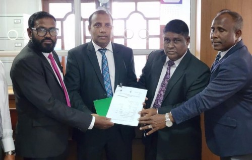 Dhe Raeesun thibi kamah bunaa massala anehkaaves Supreme court ah hushahalhaifi.