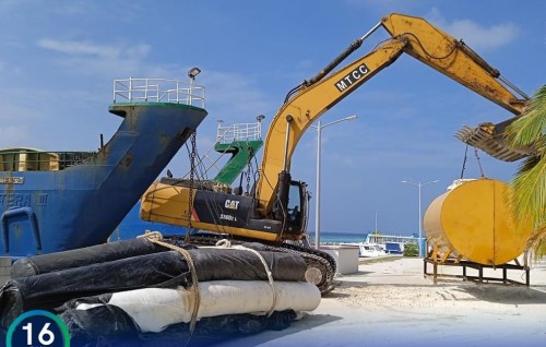 Kunburudhoo gondudhoh himaayaiy kurumuge masahkaiy fashan thayyaaru vejje