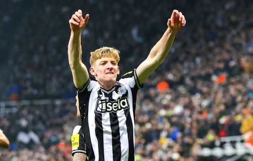Newcastle in United balikoffi, Pope ah bodu aniyaaeh