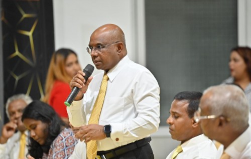 Muizzah gon'deegai isheenumuge furusathu dheyn jehey, eyge kurin gon'di dhamaigannan visnaigen nuvaane: Shahid
