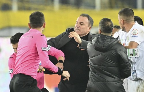 Referee moonu matheegai jehi club raees ah umuru dhuvahuge suspension eh