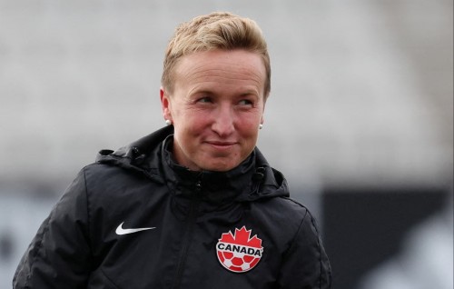 Idhikolhu team ah faaralaan drone beynun kurumun Canada anhen football team ah bodu adhabeh