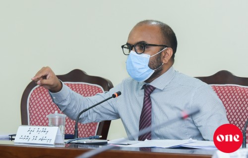 Fitch in Raajjey ge dharani adhaakurumuge gaabilukan rating dhahkoffi, Finance Ministryn e rating aa dhekolhu