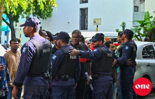 Huddha dheefaivaa sarahahdhu thakah noonee ehvaan furusathu nudheynan: Fuluhun