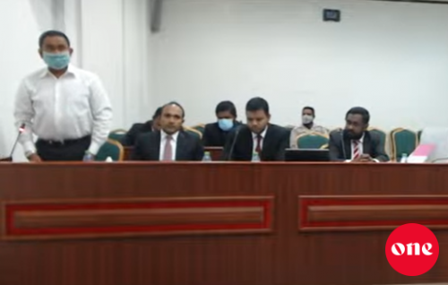 Dhifaa ah beynunvaa muhimmu baeh liyekiyunthah vanee dhaulathun nudhee hifahattaifai: Yaameen ge vakeelun