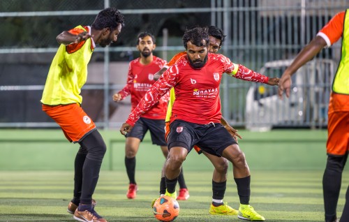 Baraabaru FC futsal challenge: Super Kings aai The Best semi ah