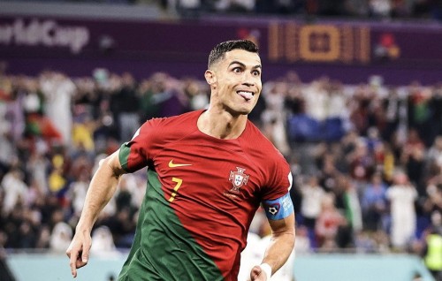 Ronaldo record hadhai Portugal feshee molhakun