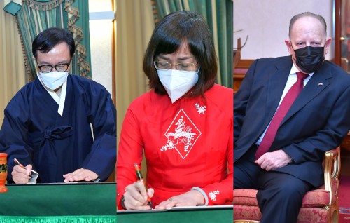 Dhekunu Korea, Cuba adhi Vietnam ge aa safeerunnah safeeru kamuge faiykolhu aruvaifi