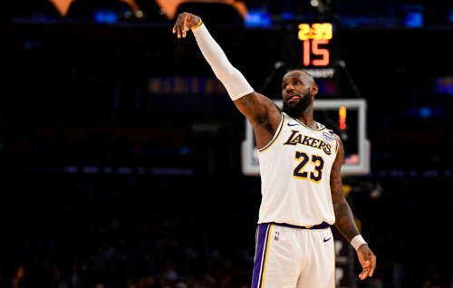 LeBron, 35 aaharuvee thareehee record eh muguraalaifi