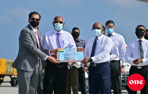 Raajjey gai maadhamaa covid vaccine dheyn fashanee