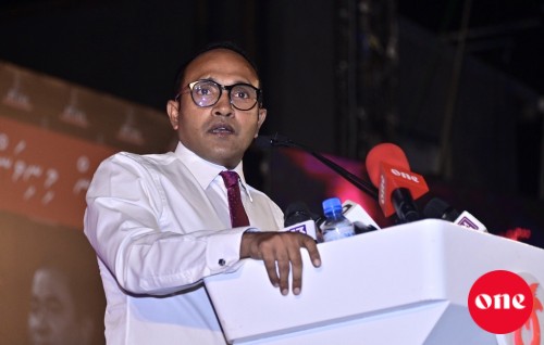 Shareeaiythakaa gulheygothun shakuvaa kuraathee Jameelge hiyhamanujehun Yameenge supportunnah