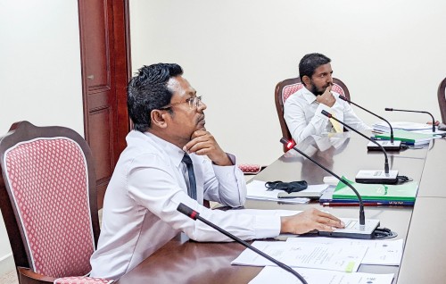 Ghairu haazirugai kuri hukum thanfeezu nukuraa 422 meeheh, 15 aharu vefaivaa hukum ves himeney!