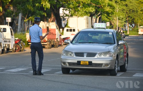 Taxi thakugai camera harukuran ithuru 3 mas dheefi