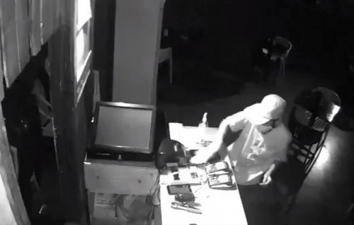Thief who stole from restaurant sanitized before leaving