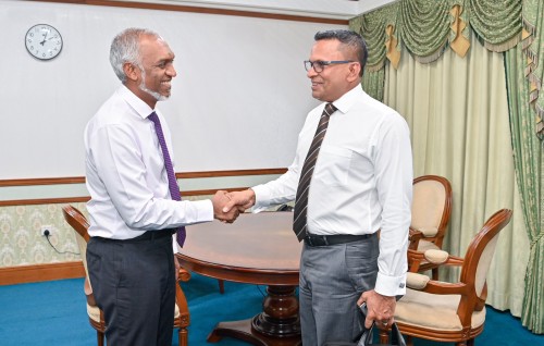 Nazim aai Hassan Latheef aa Raees Muizzu bahdhalu kuravvaifi