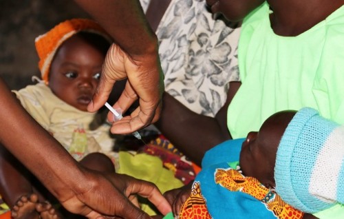 Dhuniyeygai furathama faharah kudakudhinnah Malaria vaccine dhinumuge program eh fashaifi