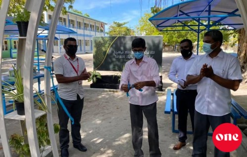 MEKKU Jamiyyaa in Maaenboodhoo School library gai 