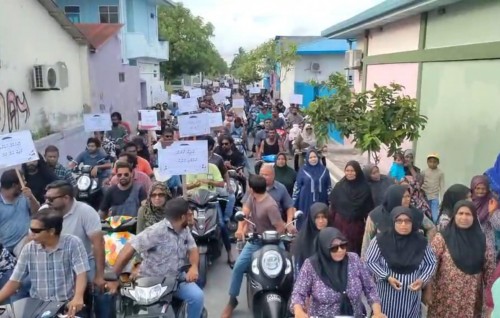Shiham ah insaafu hoadhai dheyn govaalai Villingili gai muzaaharaa eh kohfi