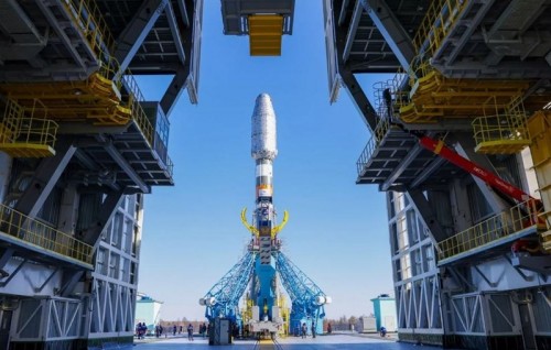 Russia ge rocket ehggai Iran ge dhe satellite miadhu udhussaalanee
