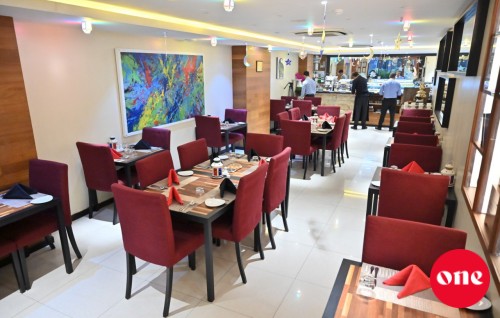 Somerset hotel ge restaurant belle amie bistro, Aailaa eku hihgaimu roadha veellumakah evvana!