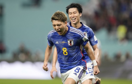 Japan ah thaareehee molheh, Maayoosee feshumakaa eku Germany ah hithi handhaan thakeh