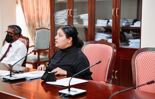 Maruve ginadhuvas vefai ovvai fenunu meehaage thahugeegee mauloomaathu hissaa kuran maadhamaa ah vanee furusathu dheefai: Jeehaan