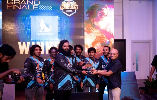 Dhiraagun Raajjey gai beyvi enme bodu e-sports event ge Champion kan Team Sleeping forest ah
