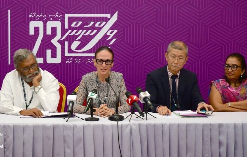 Miee amaan, minivan adhi insaafuveri inthihaabeh: Beyruge observer inn
