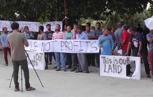 Kudahuvadhoo muzaaharaa ithuru varugadha kohfi, sound nere board thakaa eku gina adhadhehge anhenun ves nukumejje