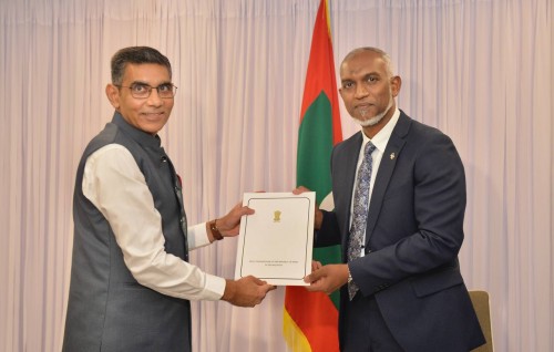 India sifainge mahssalaigai ehbbaarulun nudhinumuge visnumeh neiy kamah India safeeru vidhaalhuvi: Muiz