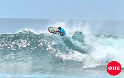 Asian Games ge firihen surfing event ge slot ehves Raajje ah yageen vejje