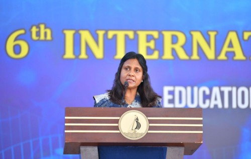 Hithudhaskurumuge badhalugai visnai, dhiraasaa kuraa dharivarun ufahdhan jehey: Medam Fazna