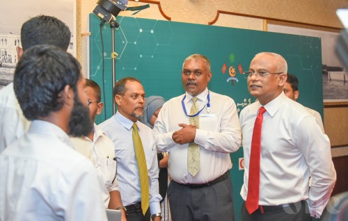 Hiyaalu faalhu kurumuge minivan kamah evves huraheh naalhaanan: Raees