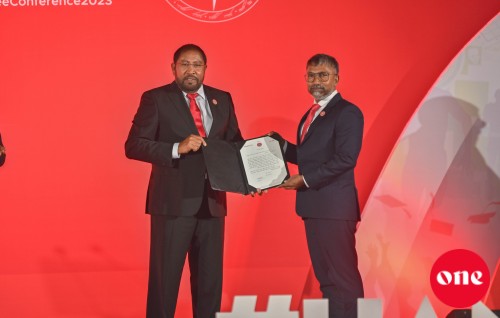 Varah avahah gotheh nimaanah, inthihaabu kaamiyaabu kuraanee Gaasim thaaeedhu kuraa candidate eh: Ilhaam