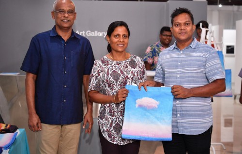 President and First Lady visit Solo Art Exhibition ‘Impermanence’