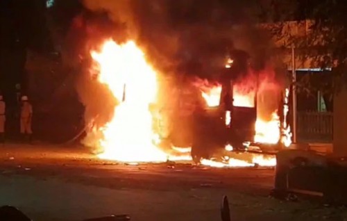 India gai Covid jehigen maruvi meehehgge aailaa in Hospital ah gehllundhee Ambulance roakohllaifi