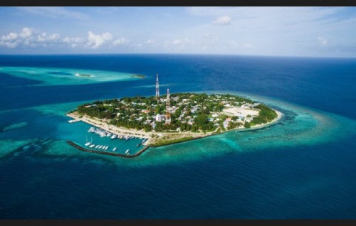 Rasdhoo ge maguthakaai beach gai tourist in thakeh barahanaa film kulhunu mahsala eh
