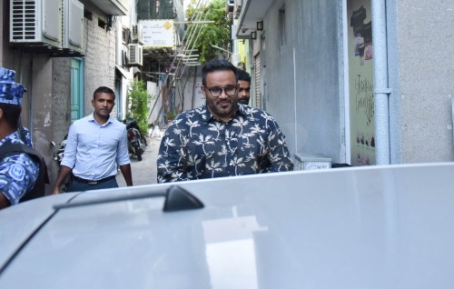 Adheebuge macchachah kuraa dhauvaathah maadhaaa ah thaavalkoffi