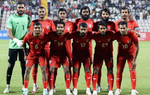 Football ah dhirun genesdhin thaareehee molheh: Fahathugai kulhuntheringe hiyyvaraai roohu