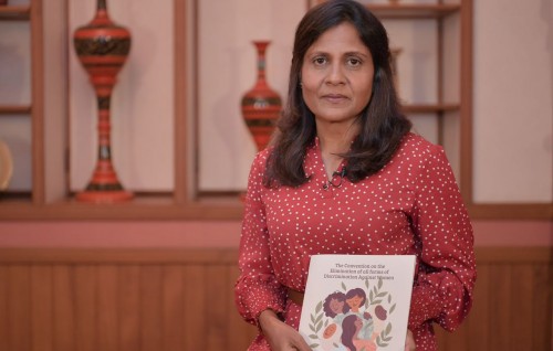 Anhen kudhinge hagguthah rahkatheri kohdhinumakee ekudhinge musthagubalu rahkaatheri kohdhinun: Madam Fazna