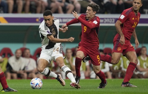 Spain aa ehvarukoh, Germany inn unmeedhu dhamahattaifi